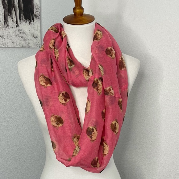 Accessories - NWT Infinity Loop Scarf Dog Lovers Pug